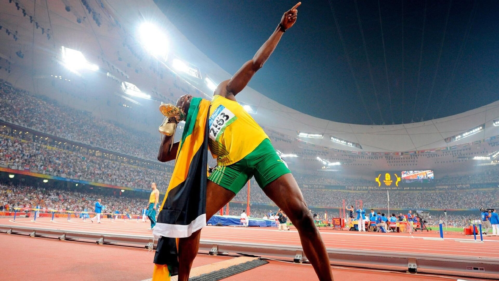 开云体育官网-摩纳哥官宣19岁天才后卫加盟，主帅盼其零时差融入